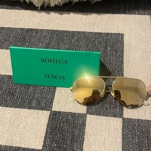 Authentic Bottega Veneta sunglasses!